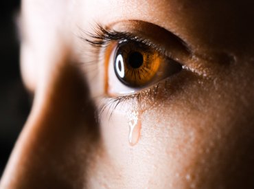 Czym są łzy i do czego służy płacz?