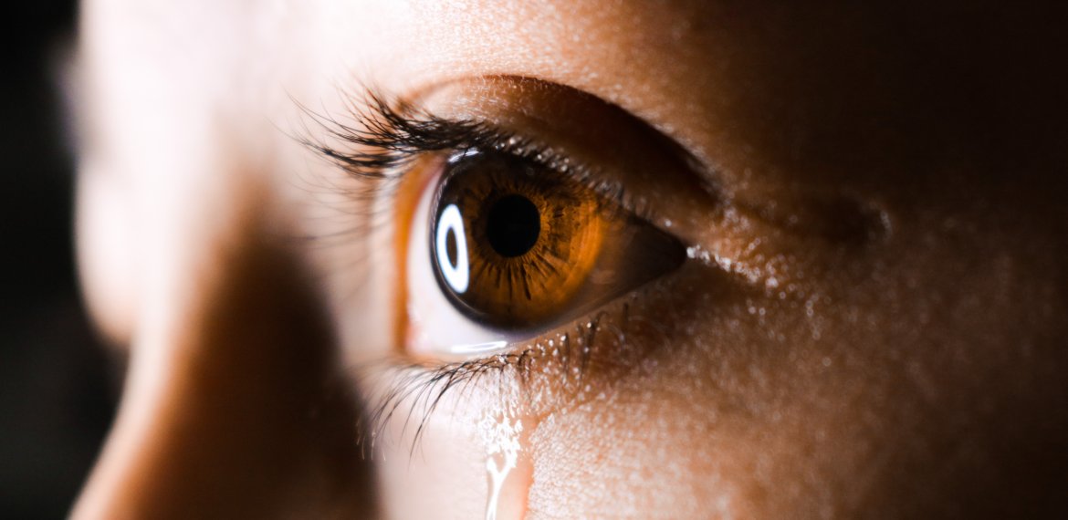 Czym są łzy i do czego służy płacz?